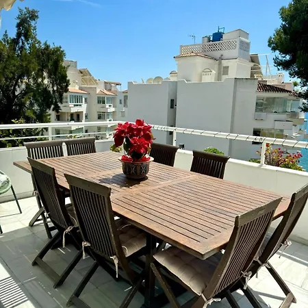 Homely Vistas Al Mar Apartment